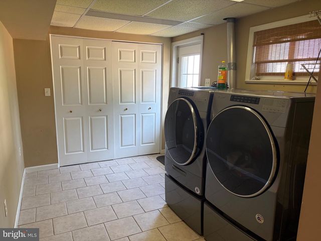 803 RENNARD CIR, Philadelphia, PA 19116