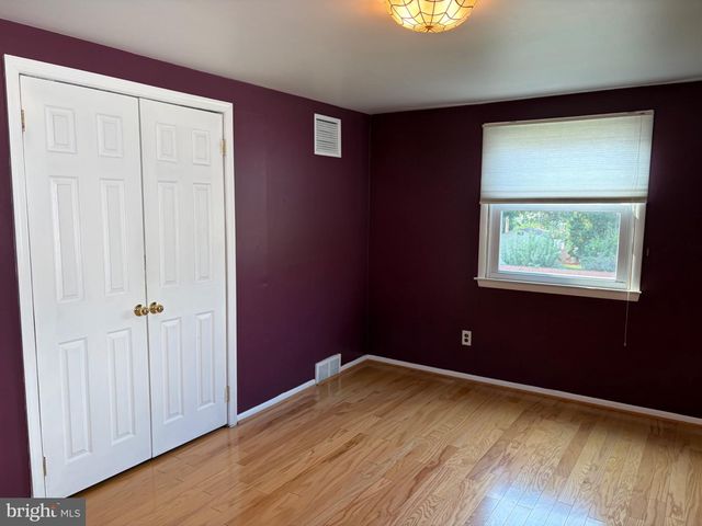 803 RENNARD CIR, Philadelphia, PA 19116