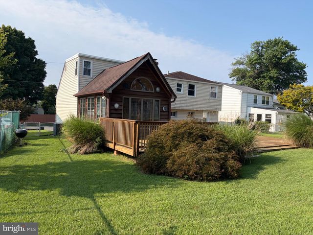 803 RENNARD CIR, Philadelphia, PA 19116