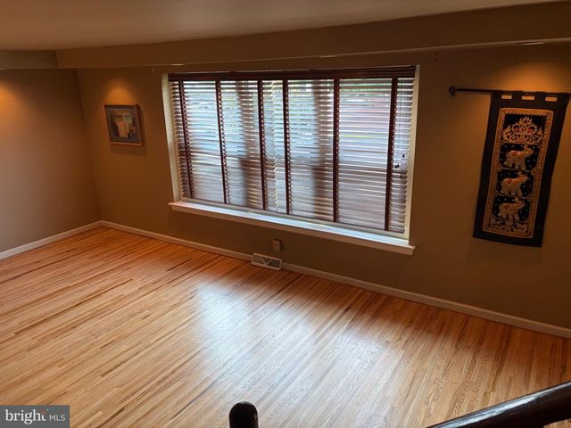 803 RENNARD CIR, Philadelphia, PA 19116