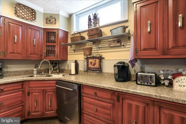 1177 WALKER RD, Chambersburg, PA 17202