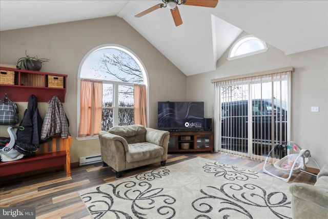 1177 WALKER RD, Chambersburg, PA 17202