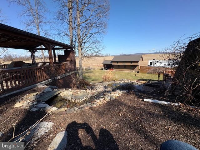 1177 WALKER RD, Chambersburg, PA 17202