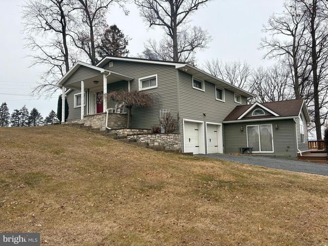 1177 WALKER RD, Chambersburg, PA 17202