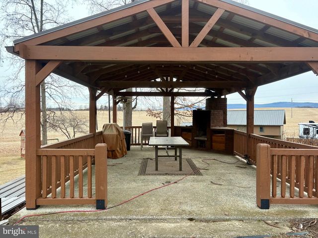 1177 WALKER RD, Chambersburg, PA 17202