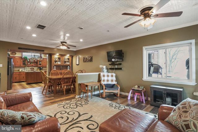 1177 WALKER RD, Chambersburg, PA 17202