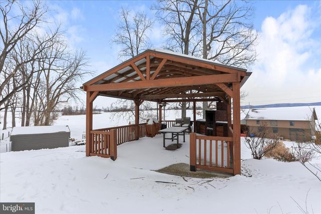 1177 WALKER RD, Chambersburg, PA 17202