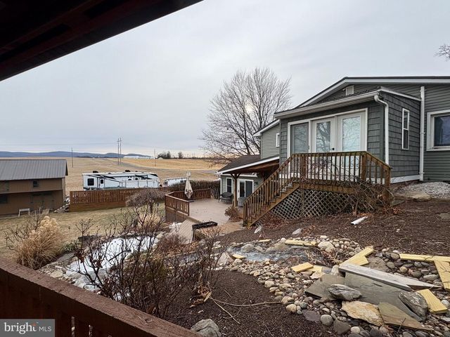 1177 WALKER RD, Chambersburg, PA 17202