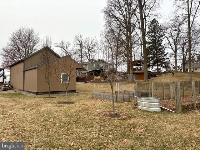 1177 WALKER RD, Chambersburg, PA 17202