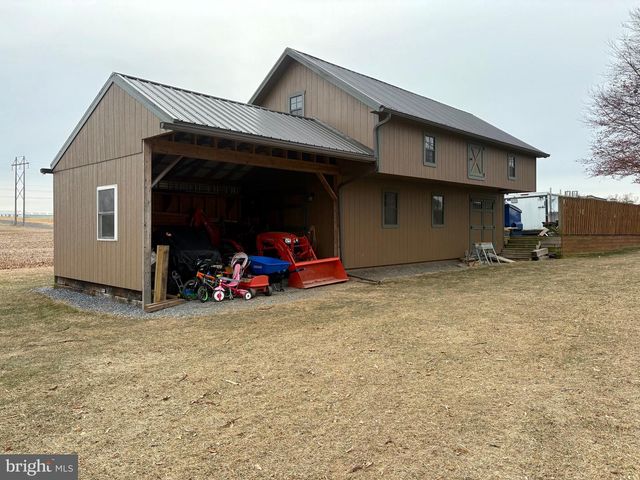 1177 WALKER RD, Chambersburg, PA 17202