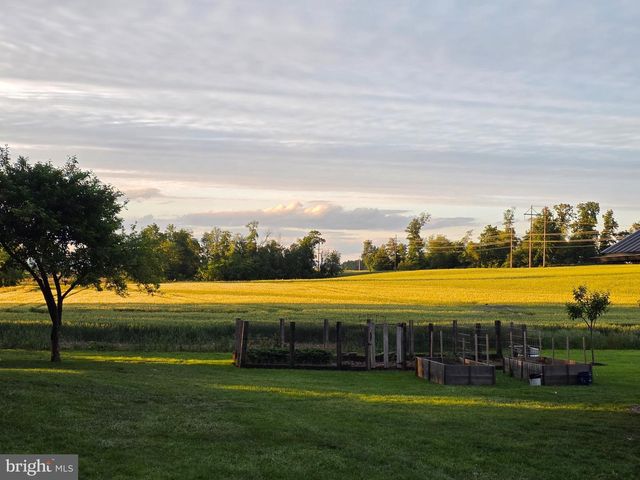 1177 WALKER RD, Chambersburg, PA 17202