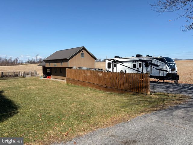 1177 WALKER RD, Chambersburg, PA 17202