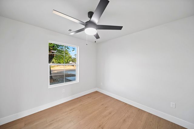 1113 Ona Lane, Redding, CA 96003