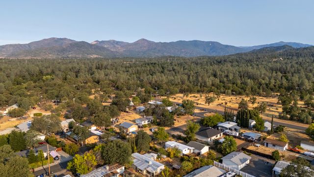 1113 Ona Lane, Redding, CA 96003