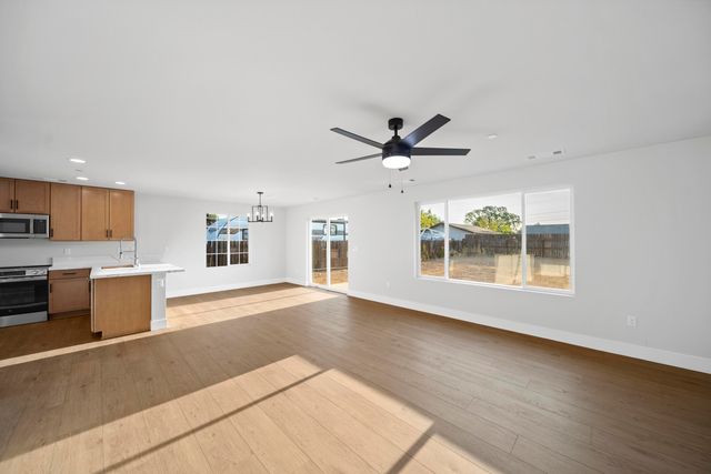 1113 Ona Lane, Redding, CA 96003