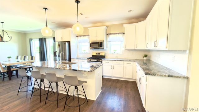 33 Riverhills Drive, Tallassee, AL 36078