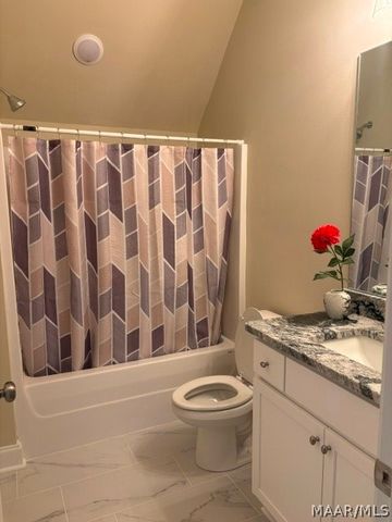 33 Riverhills Drive, Tallassee, AL 36078