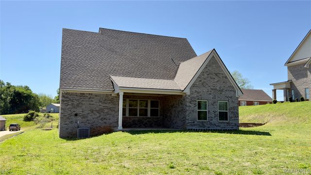 33 Riverhills Drive, Tallassee, AL 36078
