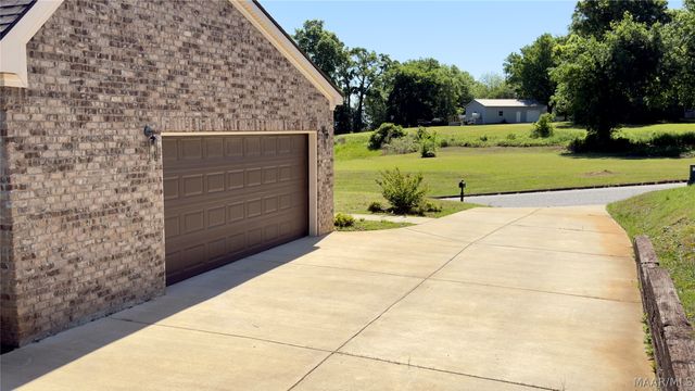 33 Riverhills Drive, Tallassee, AL 36078
