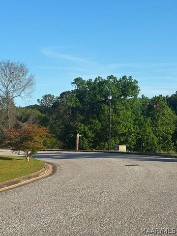 33 Riverhills Drive, Tallassee, AL 36078