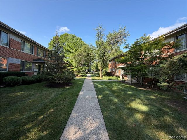 946 N Adams Road 3, Birmingham, MI 48009