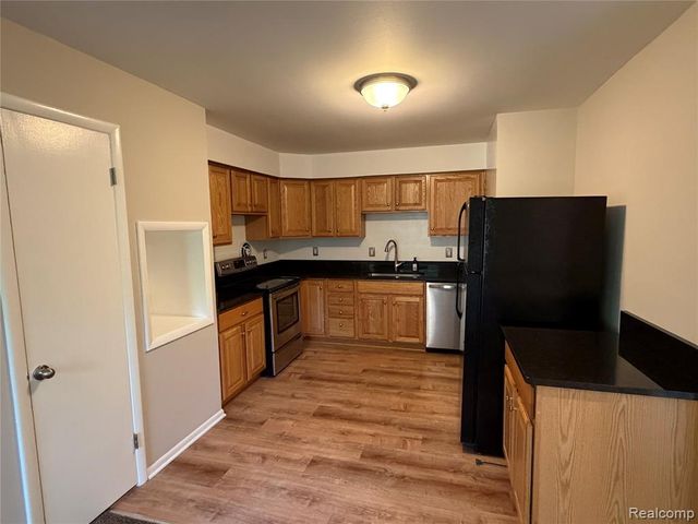 946 N Adams Road 3, Birmingham, MI 48009
