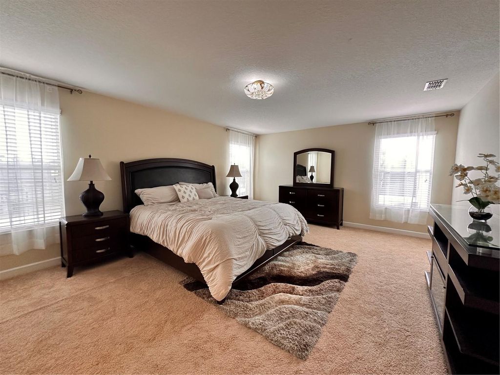 Image 12 of property listing at 7409 FAIRGROVE AVENUE, Windermere, FL 34786
