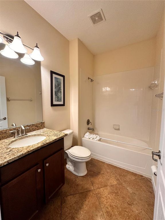 Image 16 of property listing at 7409 FAIRGROVE AVENUE, Windermere, FL 34786