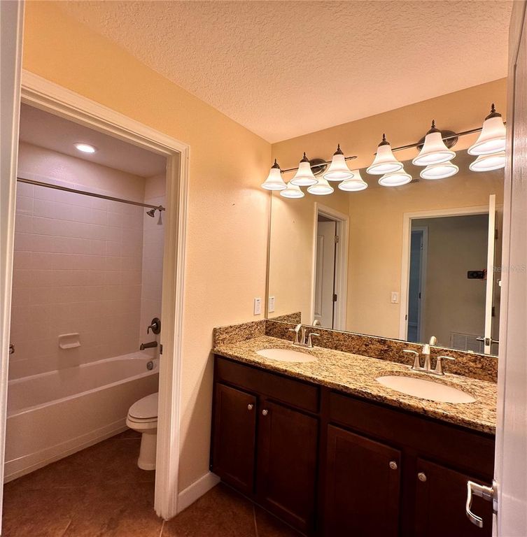 Image 17 of property listing at 7409 FAIRGROVE AVENUE, Windermere, FL 34786