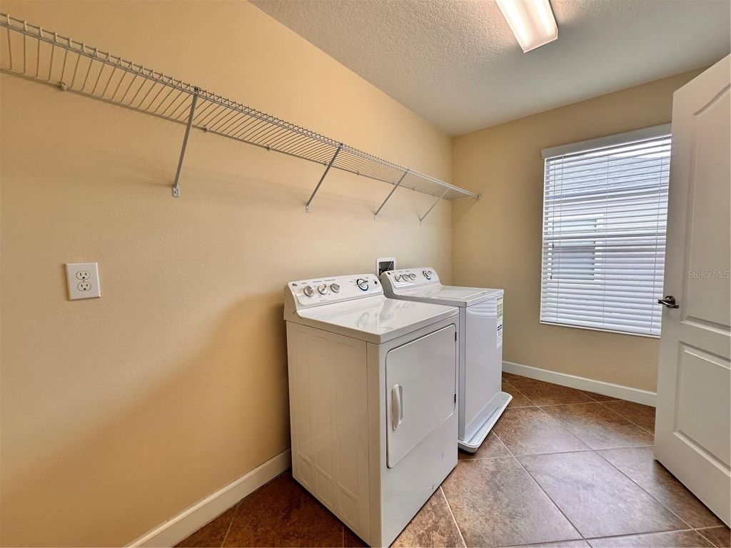 Image 19 of property listing at 7409 FAIRGROVE AVENUE, Windermere, FL 34786