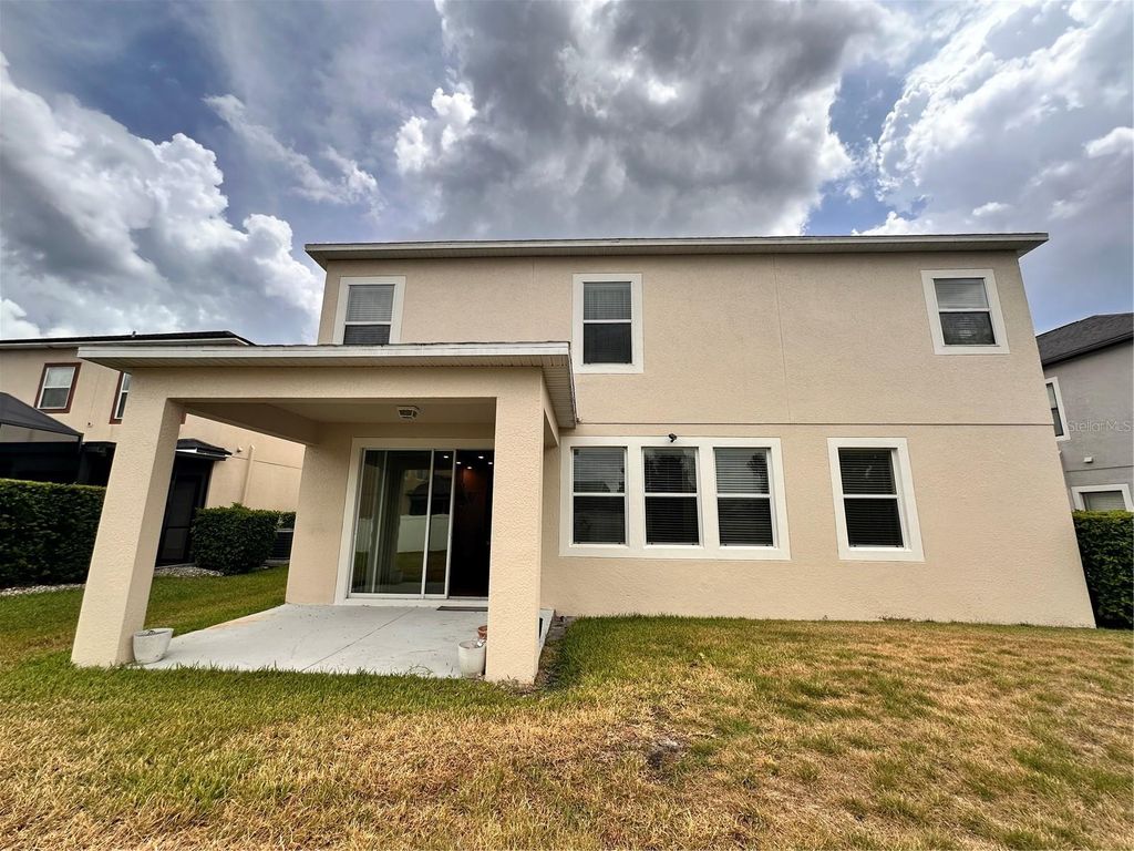 Image 20 of property listing at 7409 FAIRGROVE AVENUE, Windermere, FL 34786