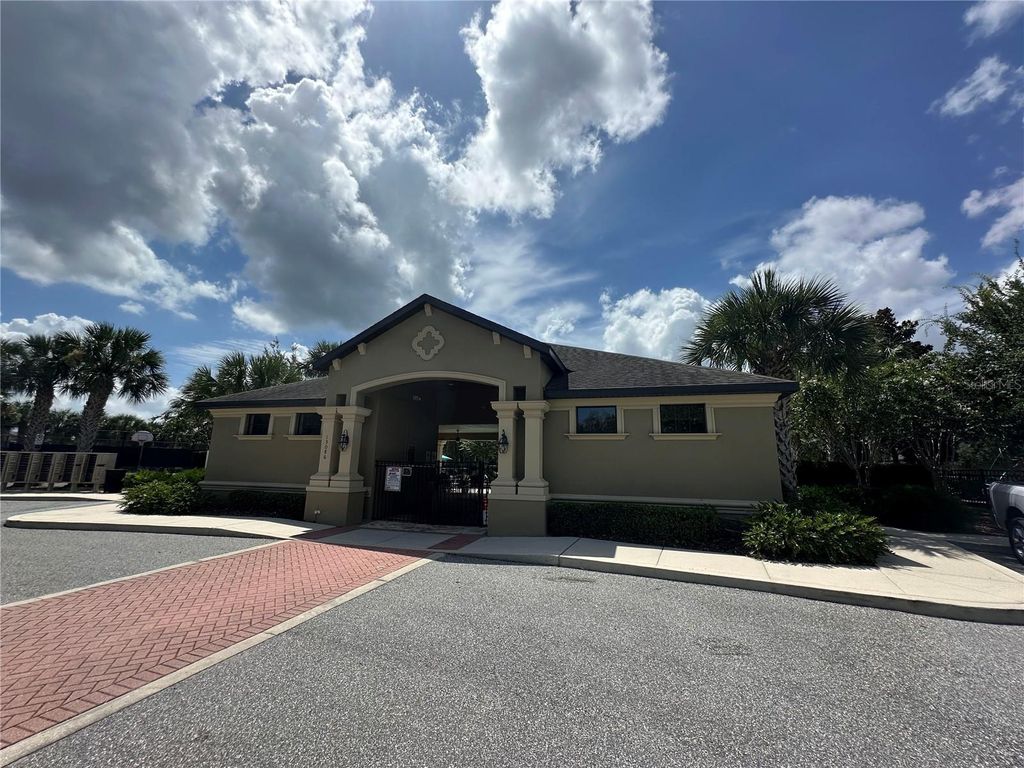 Image 22 of property listing at 7409 FAIRGROVE AVENUE, Windermere, FL 34786