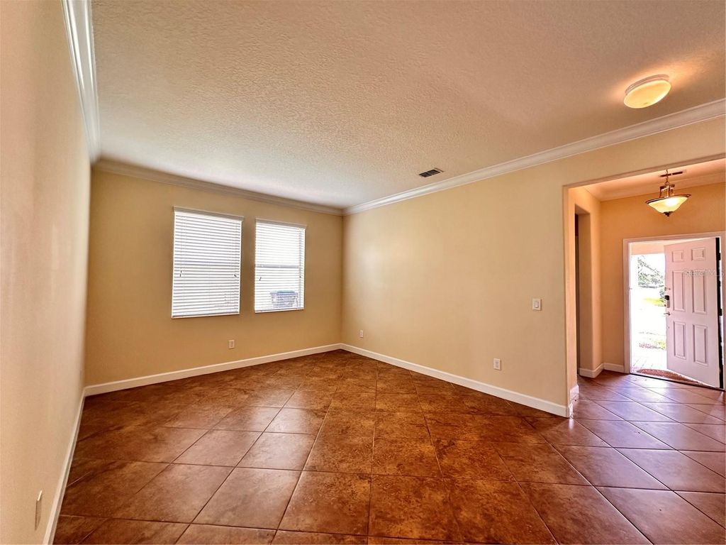 Image 5 of property listing at 7409 FAIRGROVE AVENUE, Windermere, FL 34786