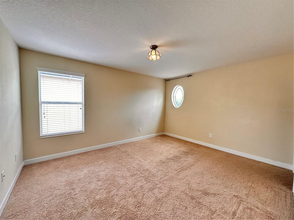 Image 10 of property listing at 7409 FAIRGROVE AVENUE, Windermere, FL 34786