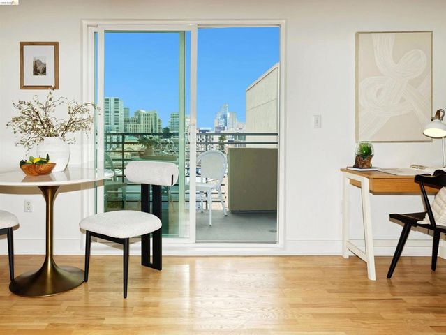 371 30th Street 404, Oakland, CA 94609