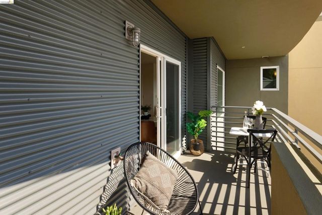 371 30th Street 404, Oakland, CA 94609