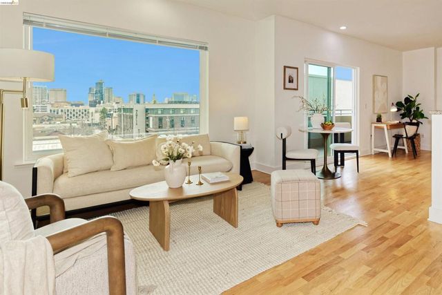 371 30th Street 404, Oakland, CA 94609