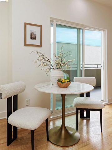 371 30th Street 404, Oakland, CA 94609