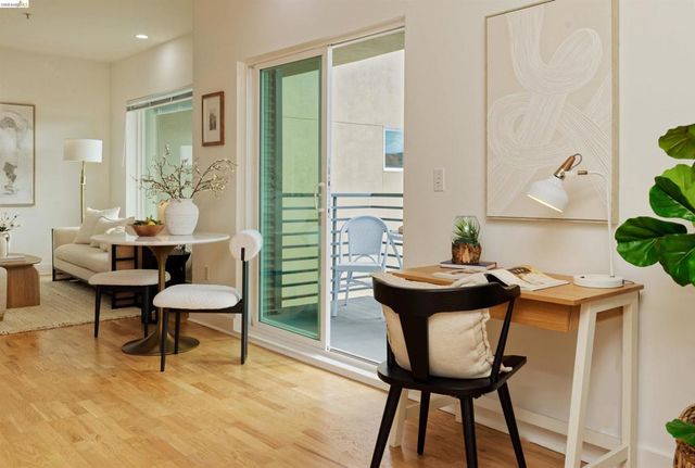 371 30th Street 404, Oakland, CA 94609