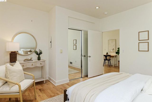 371 30th Street 404, Oakland, CA 94609