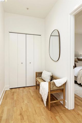 371 30th Street 404, Oakland, CA 94609