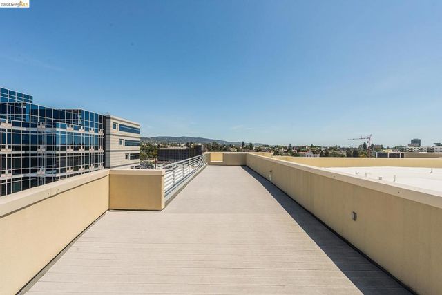 371 30th Street 404, Oakland, CA 94609