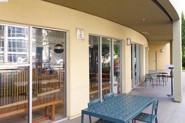 371 30th Street 404, Oakland, CA 94609