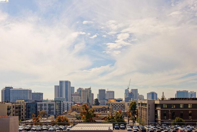 371 30th Street 404, Oakland, CA 94609