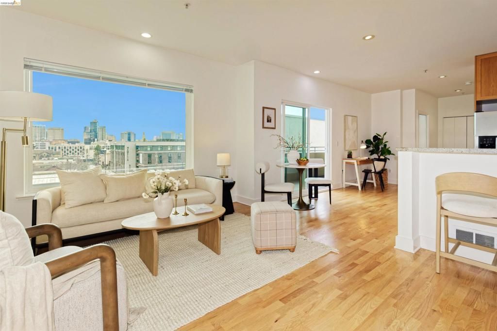 371 30th Street 404, Oakland, CA 94609