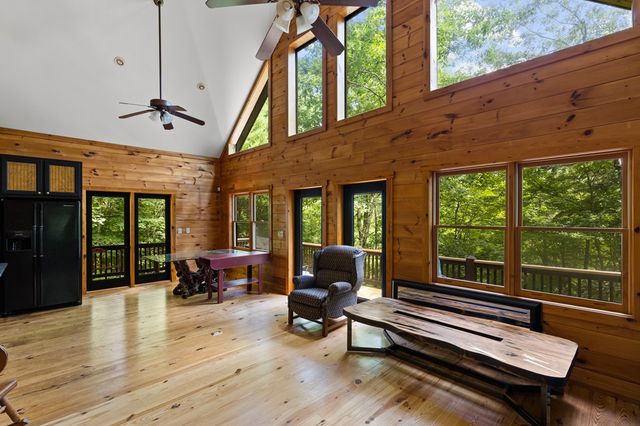 52 Merit Court, Ellijay, GA 30540