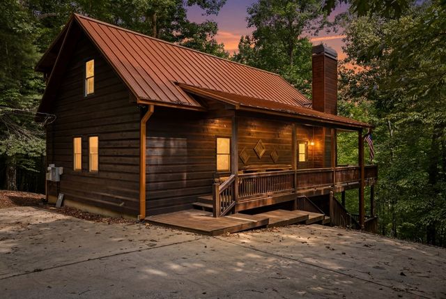 52 Merit Court, Ellijay, GA 30540