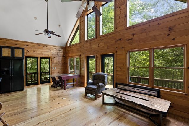 52 Merit Court, Ellijay, GA 30540