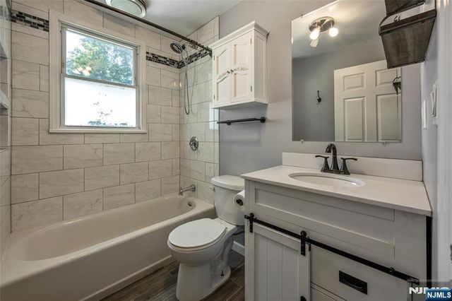 31-33 William Street, Bergenfield, NJ 07621