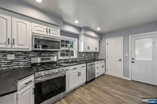 31-33 William Street, Bergenfield, NJ 07621